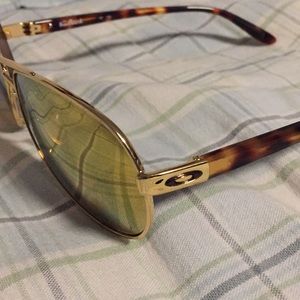 Oakley Sun glasses 🌼☀️